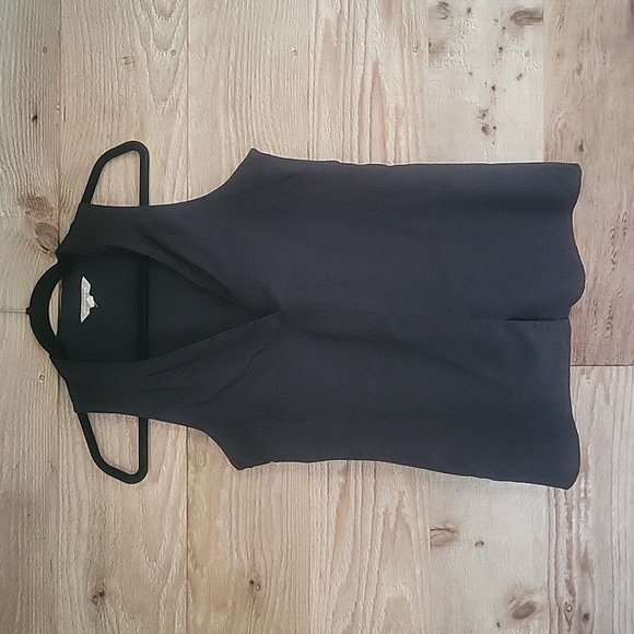 Banana Republic Factory Sleeveless VNeck Top with Split at Waist Size Small - Picture 1 of 6